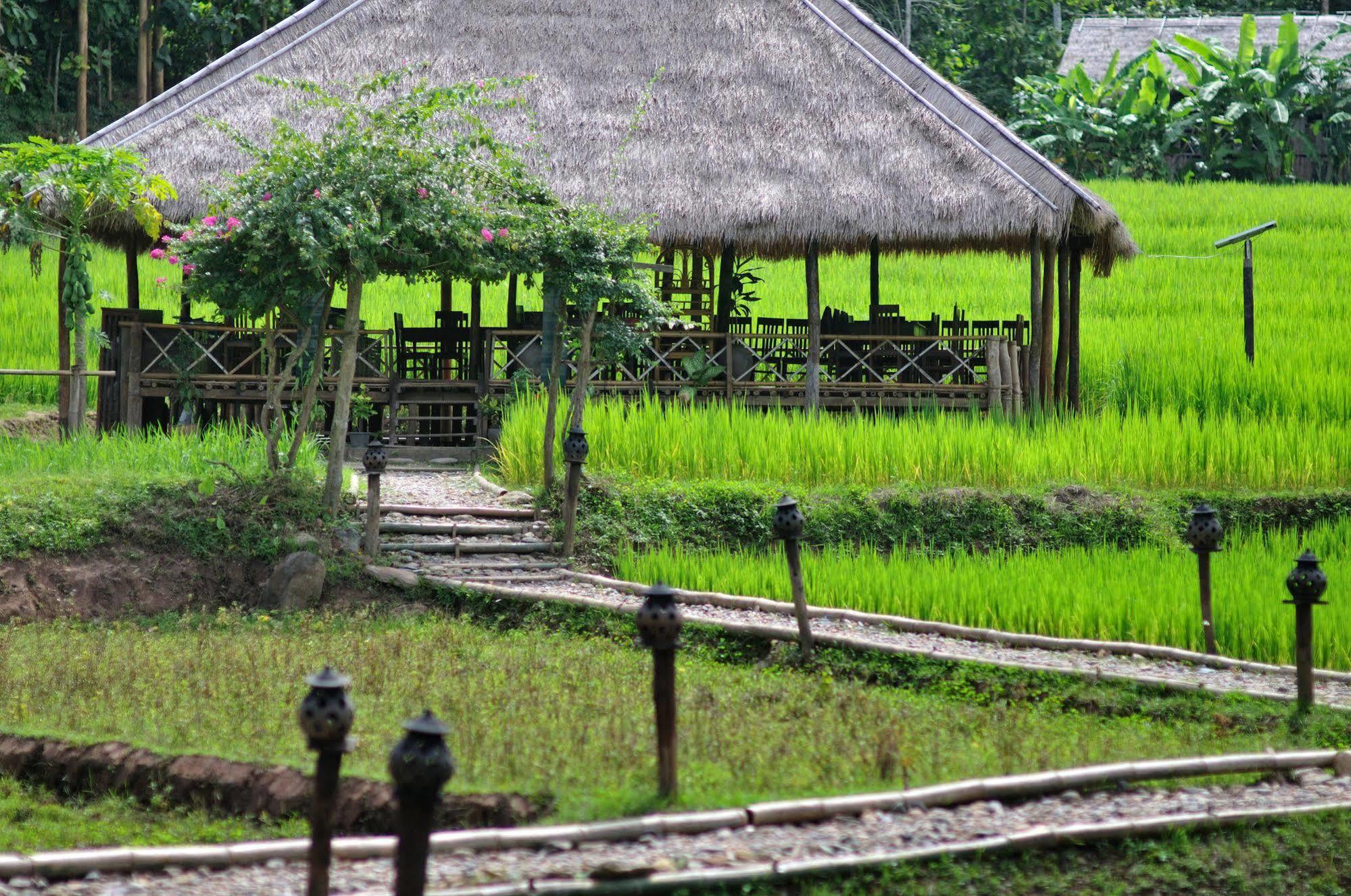 Kamu Lodge Pak Ou Exteriör bild